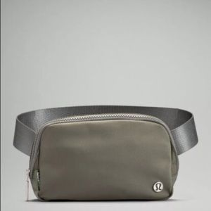 Lululemon Everywhere Belt Bag Grey Sage